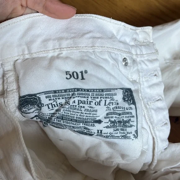 Levi's Women's 501 Original Fit Jeans in white destructed - Picture 4 of 6